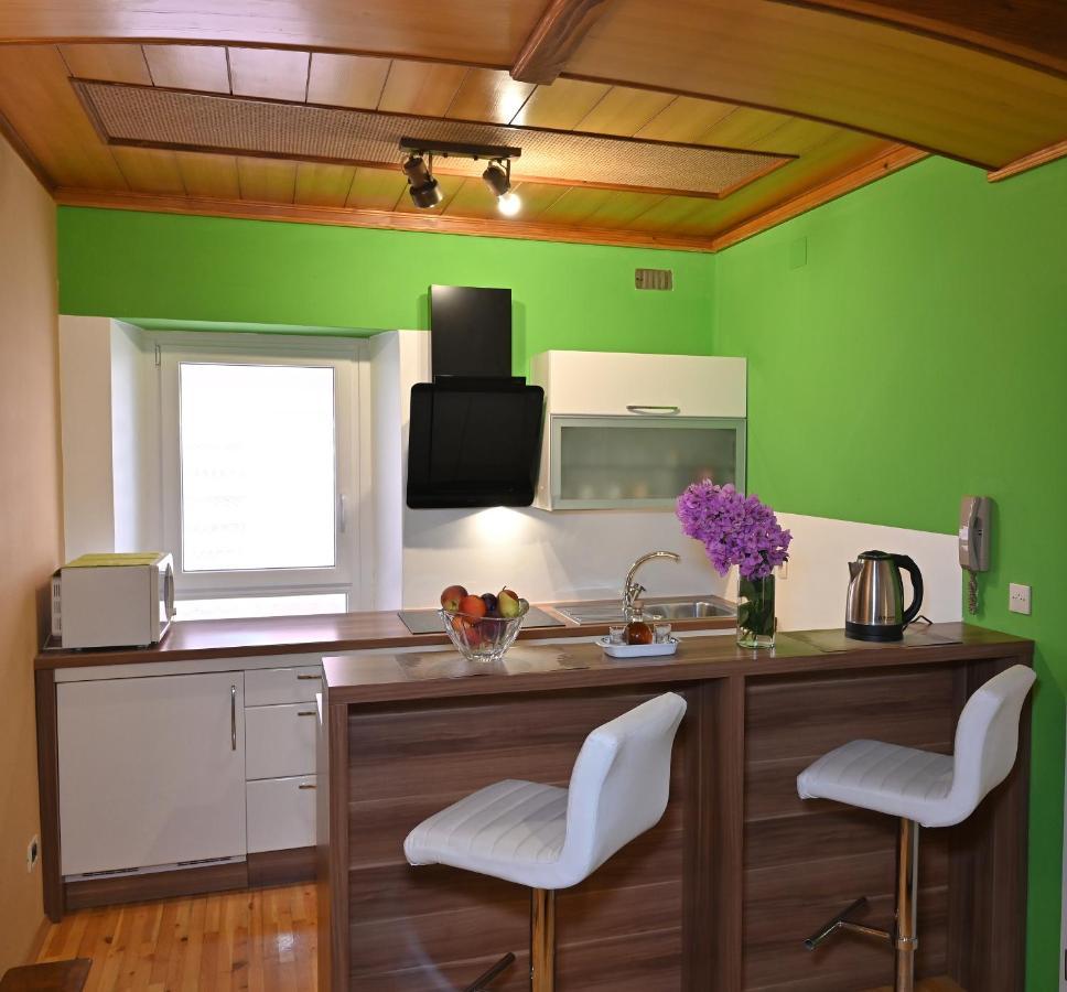 Apartment Mazza ไพราน ภายนอก รูปภาพ